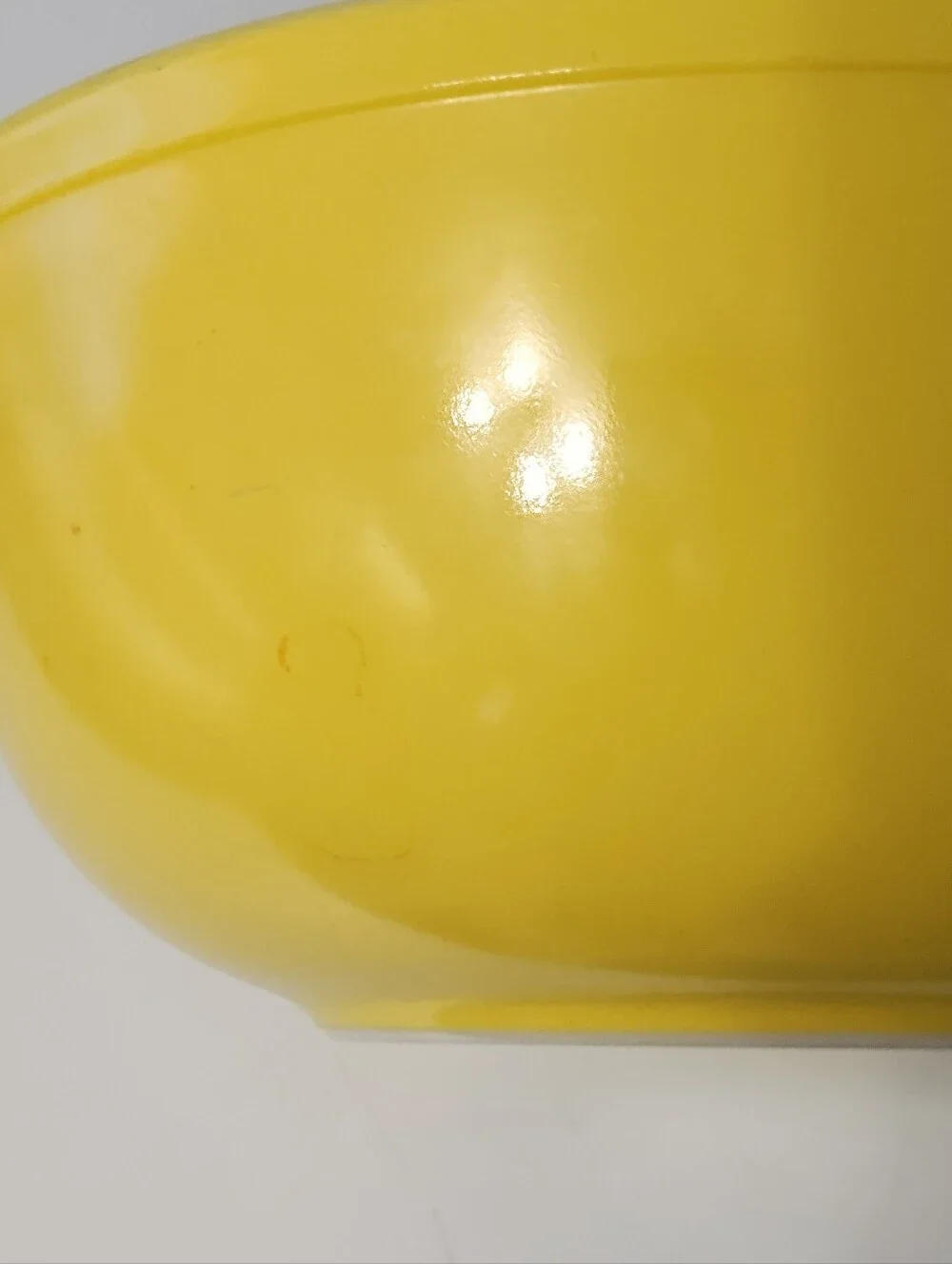 Vintage Pyrex 404 Yellow Mixing Bowl - Classic Ivory Interior